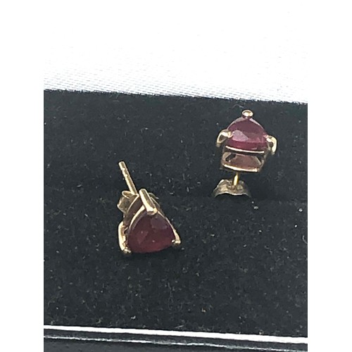 221 - 9ct Gold Ruby Stud Earrings (0.9g)