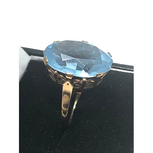 139 - 9ct Gold Vintage Blue Paste Cocktail Ring (6.7g)