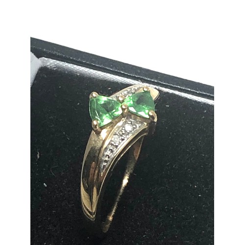 244 - 9ct Gold Diamond Sided Green Garnet Ring (3g)