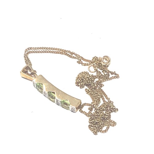 239 - 9ct Gold Diamond & Peridot Necklace (1.7g)