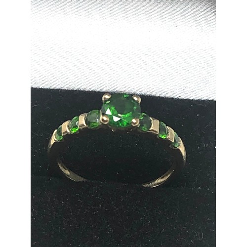 253 - 9ct Gold Peridot Fronted Ring (2g)