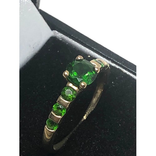 253 - 9ct Gold Peridot Fronted Ring (2g)