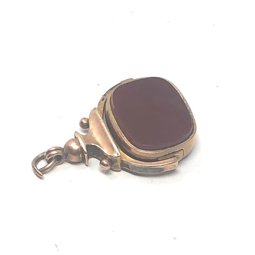 311 - 9ct Gold Antique Bloodstone & Carnelian Spinner Fob (5.7g)