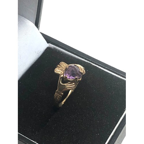 134 - 9ct Gold Amethyst Heart Claddagh Ring (1.5g)