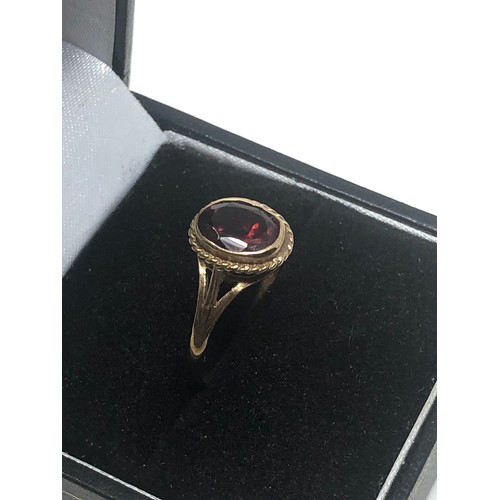 180 - 9ct Gold Vintage Garnet Dress Ring (1.4g)