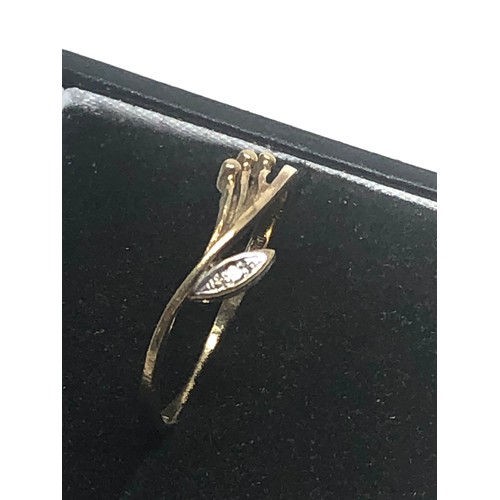 196 - 9ct Gold Diamond Solitaire Floral Setting Ring (1.3g)