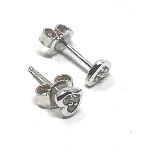 148 - 9ct White Gold Diamond Heart Stud Earrings (0.8g)