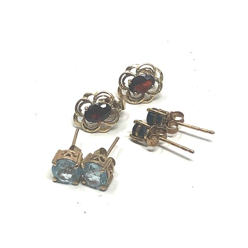 352 - 3 X 9ct Gold Paired Gemstone Stud Earrings Inc. Topaz & Garnet (3g)