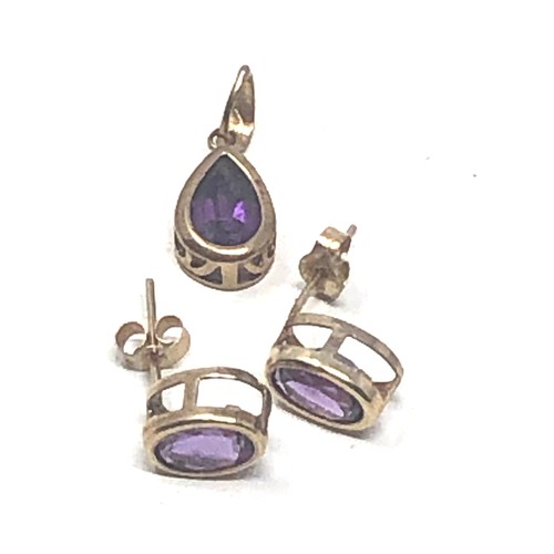 169 - 2 X 9ct Gold Amethyst Pendant & Paired Stud Earrings (1.3g)