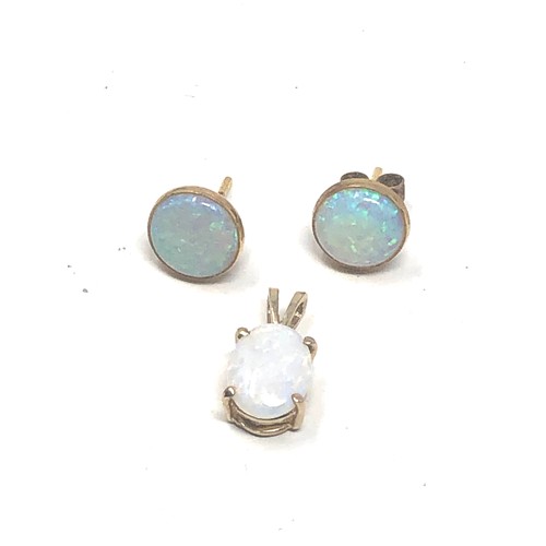 168 - 2 X 9ct Gold Opal Pendant & Paired Stud Earrings (1.5g)