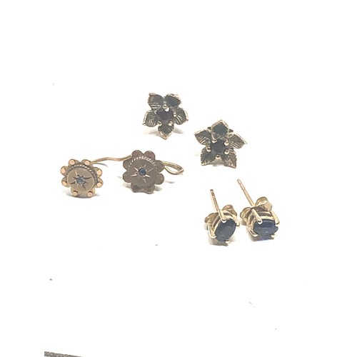 165 - 3 X 9ct Gold Paired Gemstone Stud Earrings Inc. Sapphire & Garnet (2.8g)