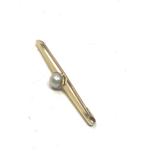 360 - 15ct Gold Antique Pearl Set Bar Brooch (2.4g)