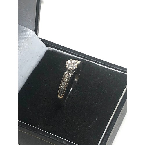 300 - 18ct White Gold Diamond Cluster Ring (3.5g)