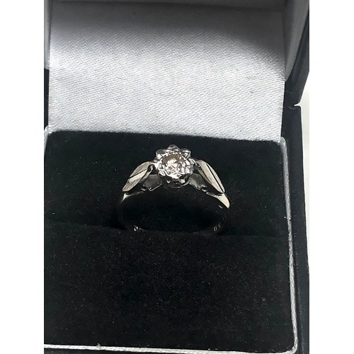 304 - 18ct White Gold Diamond Solitaire Ring (3g)