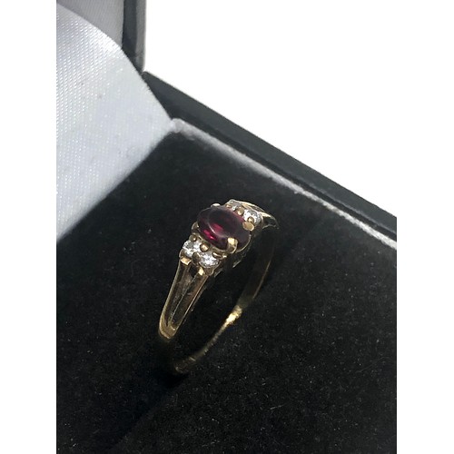 188 - 9ct Gold Garnet & Diamond Cluster Ring (1.2g)