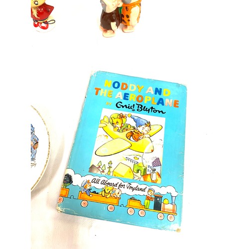 100 - Boxed Elegant Poodle, vintage Flintstones walking toy, Noddy book and Egg cup, Micky Mouse Tricky tr... 