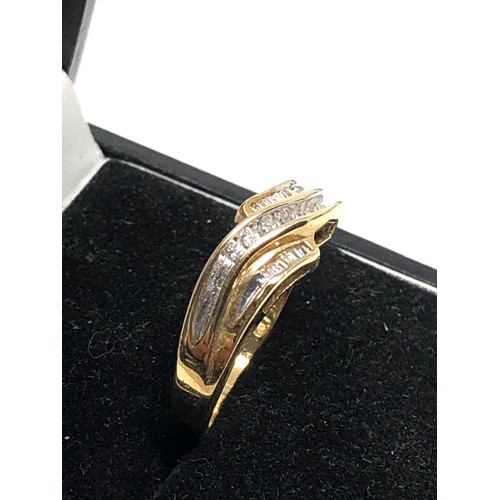 42 - 10ct gold diamond ring 3 sections of diamonds weight 2.6g