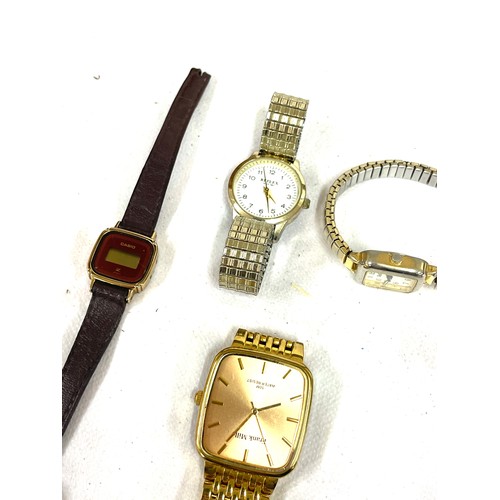 523 - Bag of ladies and gent watches, all untested