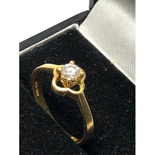 47 - Fine hallmarked 850 & 750 18ct gold diamond ring set with central diamond weight 2.5g