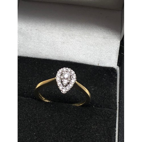 87 - Fine 18ct gold diamond ring weight 3.3g