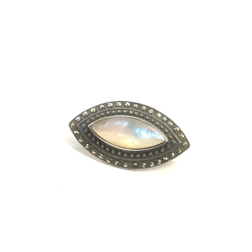 392 - Hallmarked silver mother of pearl set vintage brooch