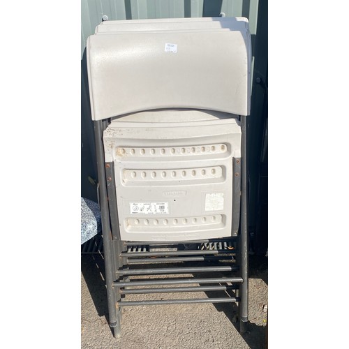 100W - Selection of 4 folding chairs