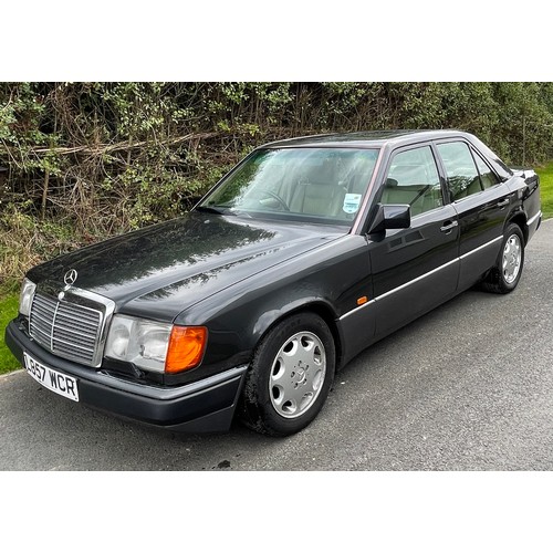 99c - 1993 Mercedes Benz 320e, petrol, mileage 135,128 miles, MOT until29th Sept 2023, 2 keys / fobs full ... 