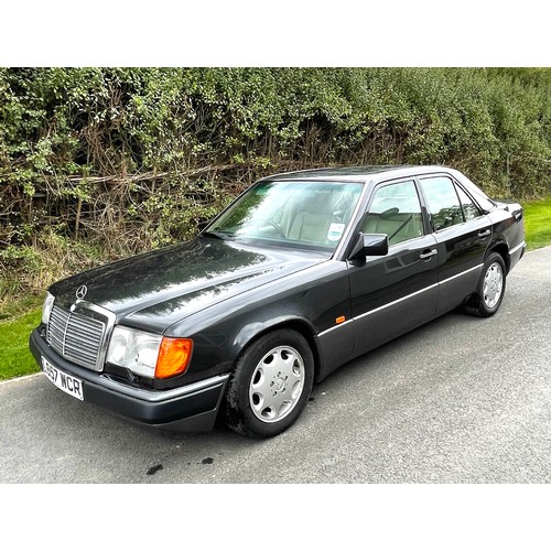 99c - 1993 Mercedes Benz 320e, petrol, mileage 135,128 miles, MOT until29th Sept 2023, 2 keys / fobs full ... 