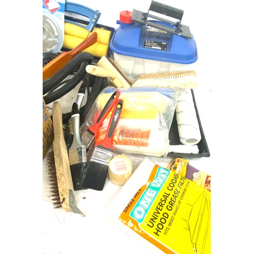 271 - Selection of decorating accessories to include wall paper stripper, paint brushes etc