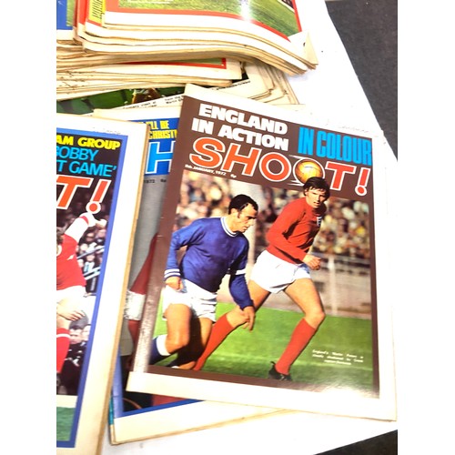 216 - Selection of vintage Shoot magazines