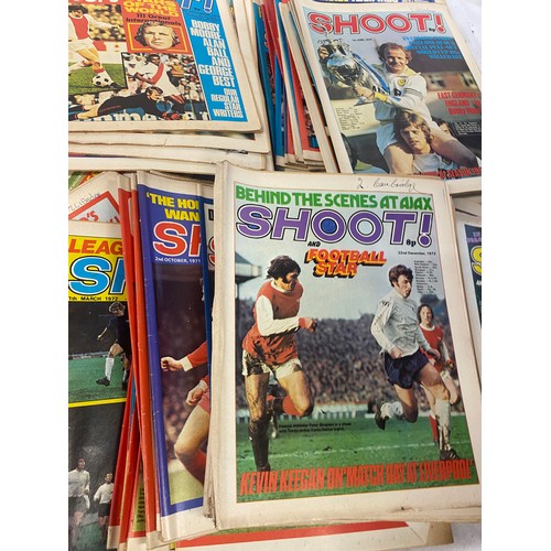 216 - Selection of vintage Shoot magazines