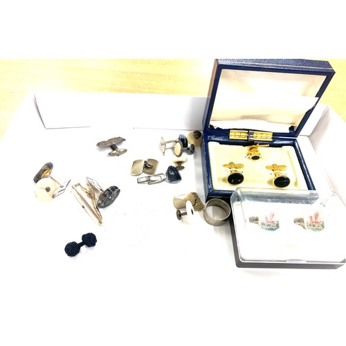 445 - Selection of assorted cufflinks includes 1 silver pair etc