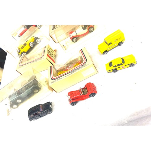 198 - Large selection of assorted die cast cars includes Eddie stobart, days gone etc