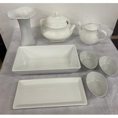 250 - Selection of crockrey includes royal doulton tureen etc