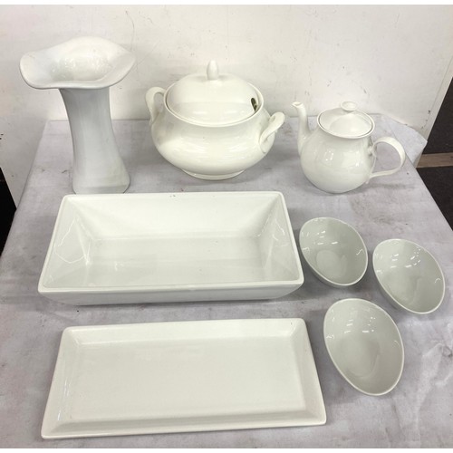 250 - Selection of crockrey includes royal doulton tureen etc