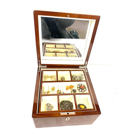 448 - Selection of assorted costume jewellery includes marcasite, brooches etc, in a jewellery box