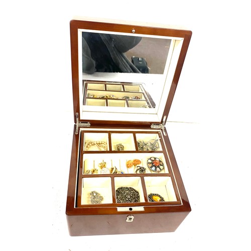 448 - Selection of assorted costume jewellery includes marcasite, brooches etc, in a jewellery box