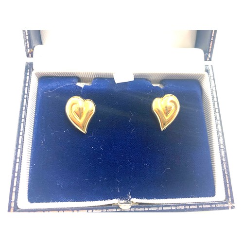 499 - Pair of ladies boxed Mappin and Webb 18ct gold hallmarked heart earrings, total weight 1.9grams