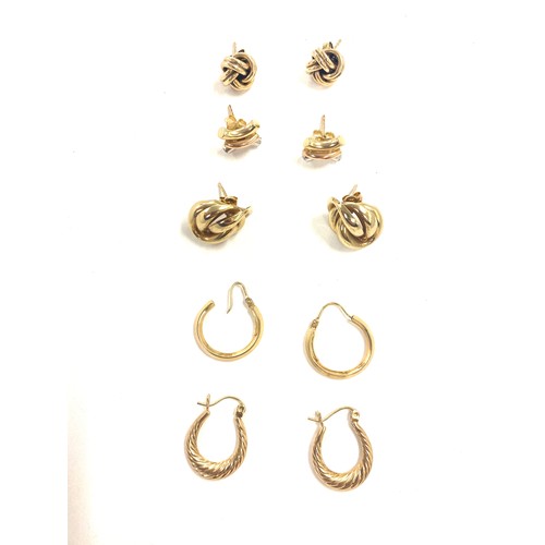 516 - Selection of ladies gold earrings includes 9ct gold (7.3g) and 14ct gold (2g)