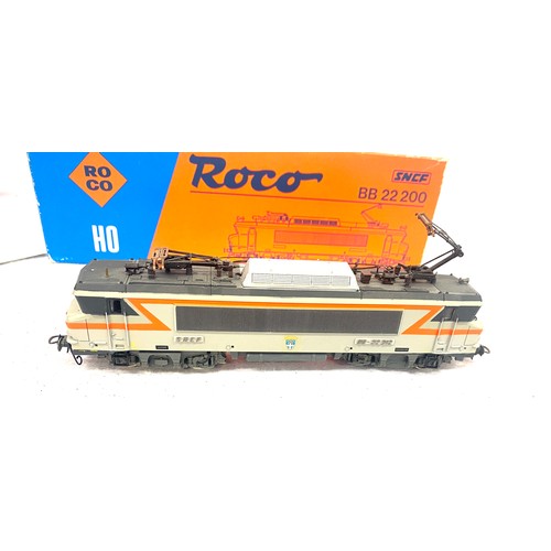 66 - Roco SNCF 22200 Electric locomotive, boxed