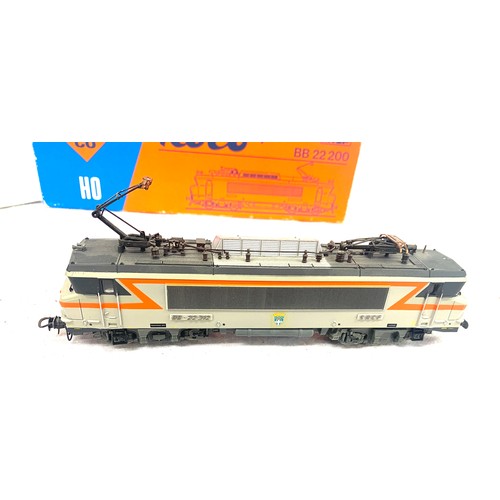 66 - Roco SNCF 22200 Electric locomotive, boxed