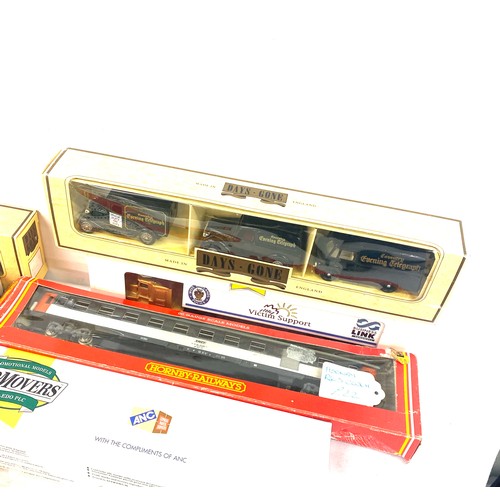 197 - Large selection of boxed die cast cars includes Days Gone, corgi, Hornby etc