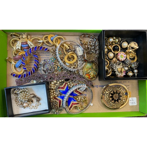 460 - Selection of vintage and later costume jewellery