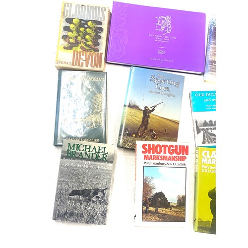 260 - Selection of assorted books includes curious of elegance windsor castle catalouge, The sporting gun,... 