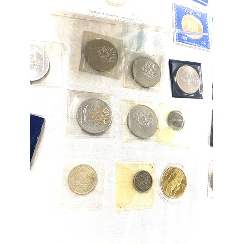 489 - Large selection of commemorative coins and uncirculated coins to include Military pageant, Battle of... 