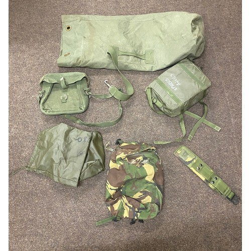 192 - Selection of military bags