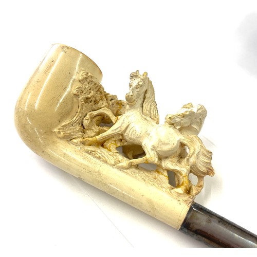 485 - Large 19th century Meerschaum pipe of horses with amber stem, in original box, however piece does ha... 