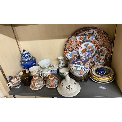 186 - Box of mixed Chinese and oriental design pottery