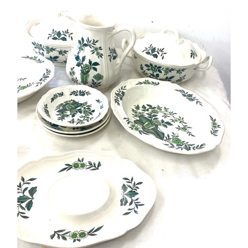 185 - Part wedgwood Green leaf Barlaston dinner service