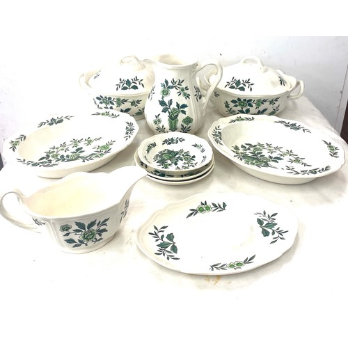 185 - Part wedgwood Green leaf Barlaston dinner service